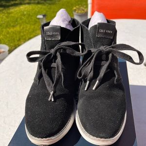 Cole Haan size 6.5 B black suede Ladies Chukka Booties